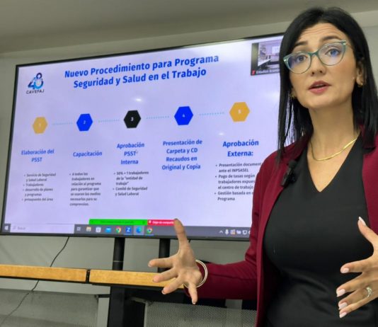 Dary Contreras: “Hoy día creo que no se trata de una competencia ya que tanto hombres como también mujeres hemos ido conquistando espacios basados en nuestros talentos y habilidades laboralmente”.